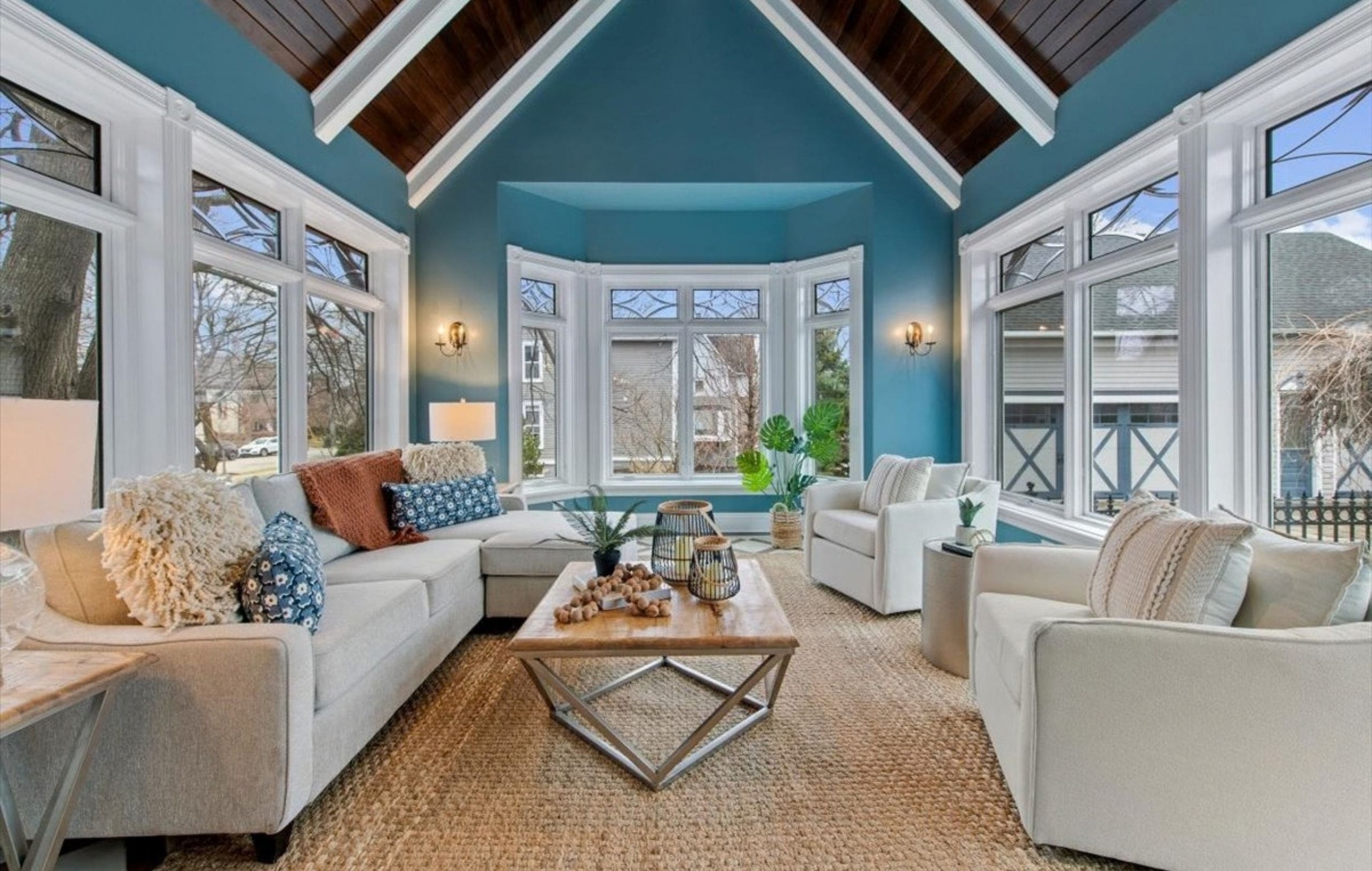 2 Winnetka staged sunroom/family room with high ceilings